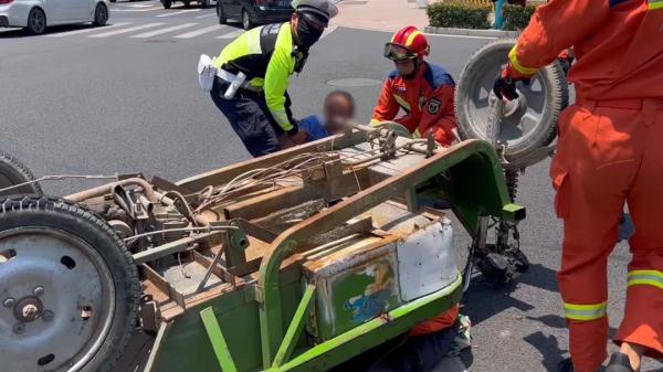 高考考点附近发生车祸 江苏消防迅速出动救援
