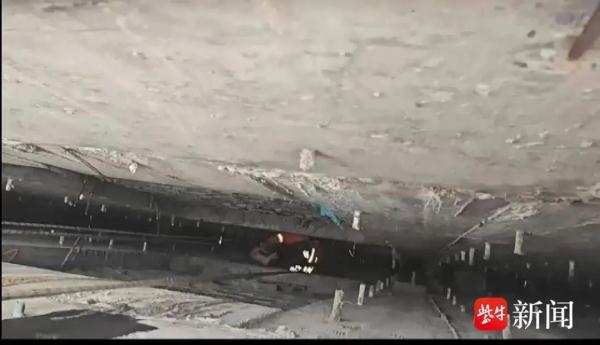 江苏11岁男孩,天台打雪仗失足坠落! 江苏11岁男孩,天台打雪仗失足坠落!