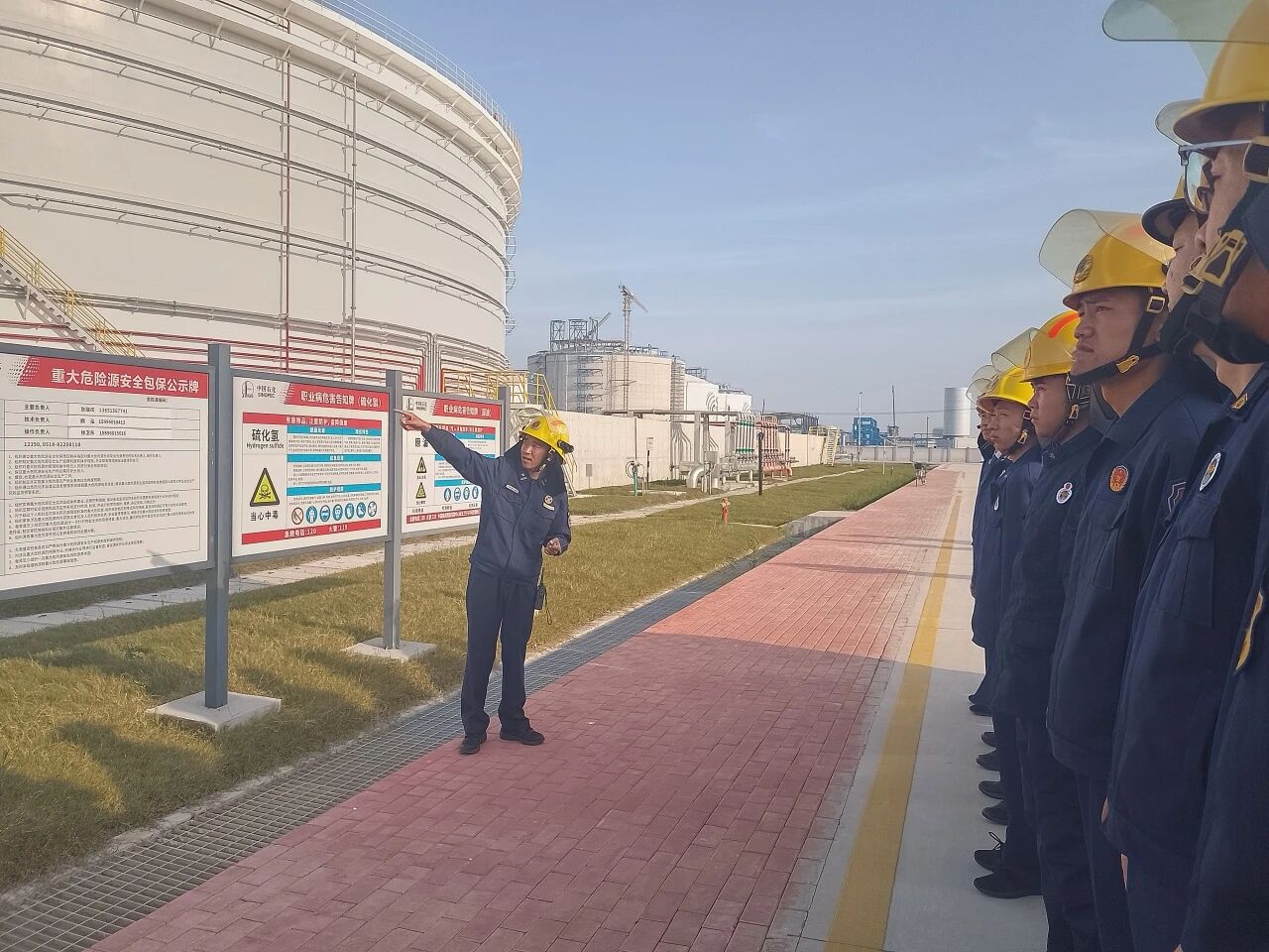 f4fa4ed941c1cce379b20190b5a7596b.jpg f4fa4ed941c1cce379b20190b5a7596b.jpg