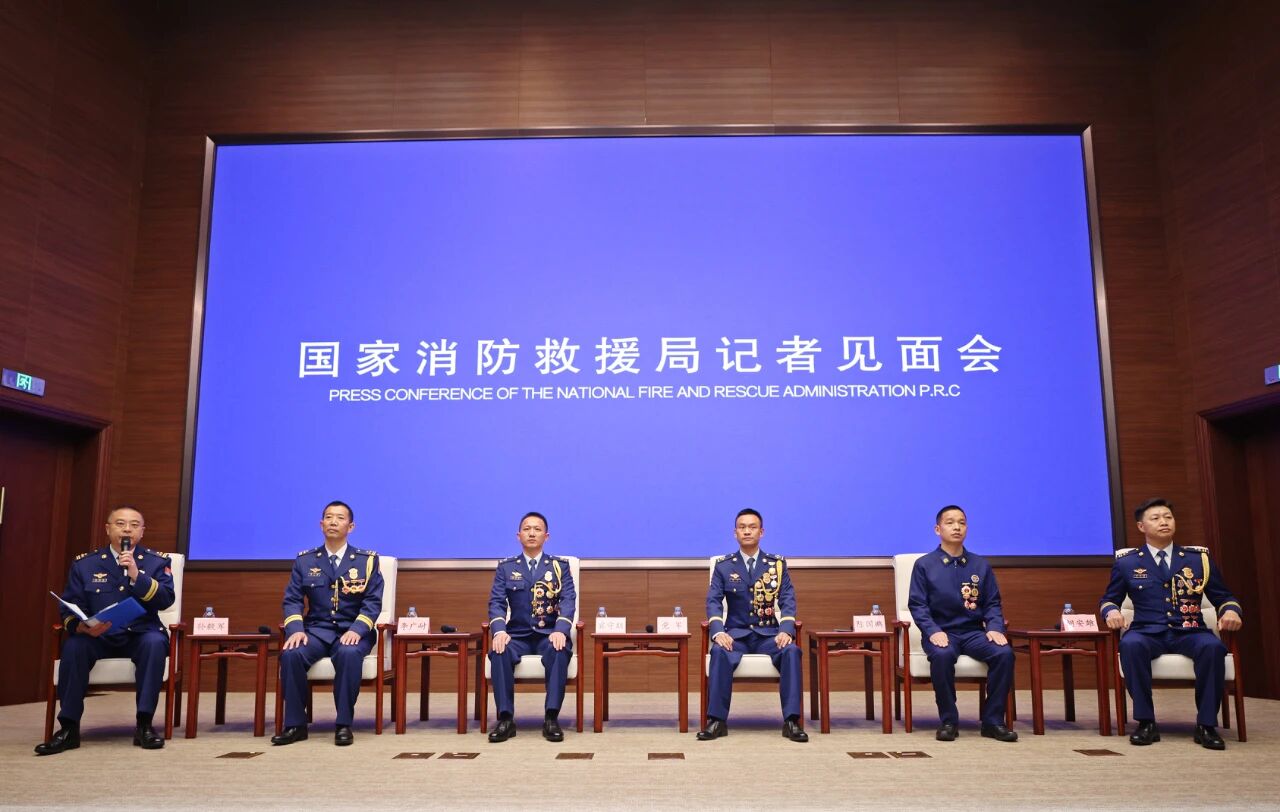 记者见面会现场.jpg 记者见面会现场.jpg